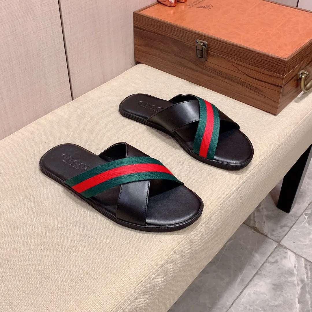 Slippers: New model: Factory price: 240💰💰🎩🎩🔥🔥《 Gucci* 》Series of slippers top purchasing agent🔍🔍Sold at the same time for men, original Italian imported webbing made of selected cowhide, exquisite workmanship,), sole: (super comfortable) original factory special sole, ⚠️exclusive double-layer movable molded sole super comfortable⚠️, real shot🎬the real thing is more beautiful🔍🔍266 regular code 38-44, can be ordered 45.